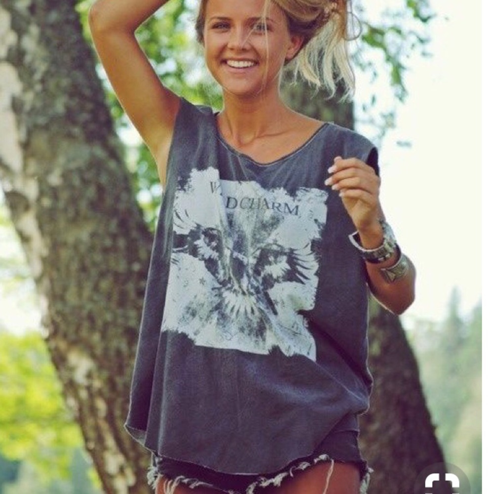 Surprise Vintage Tanks - Picture 4 of 5